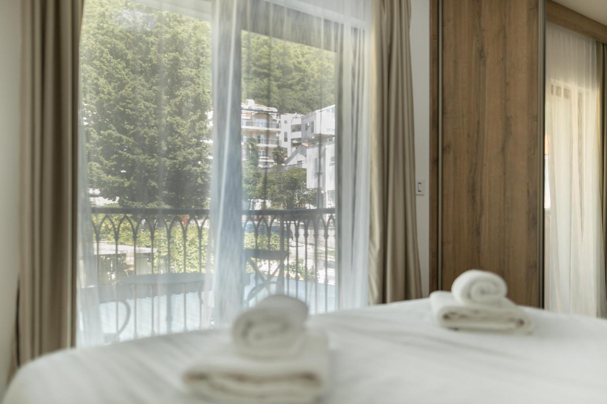 Hotel Diplomat By Aycon Budva Dış mekan fotoğraf